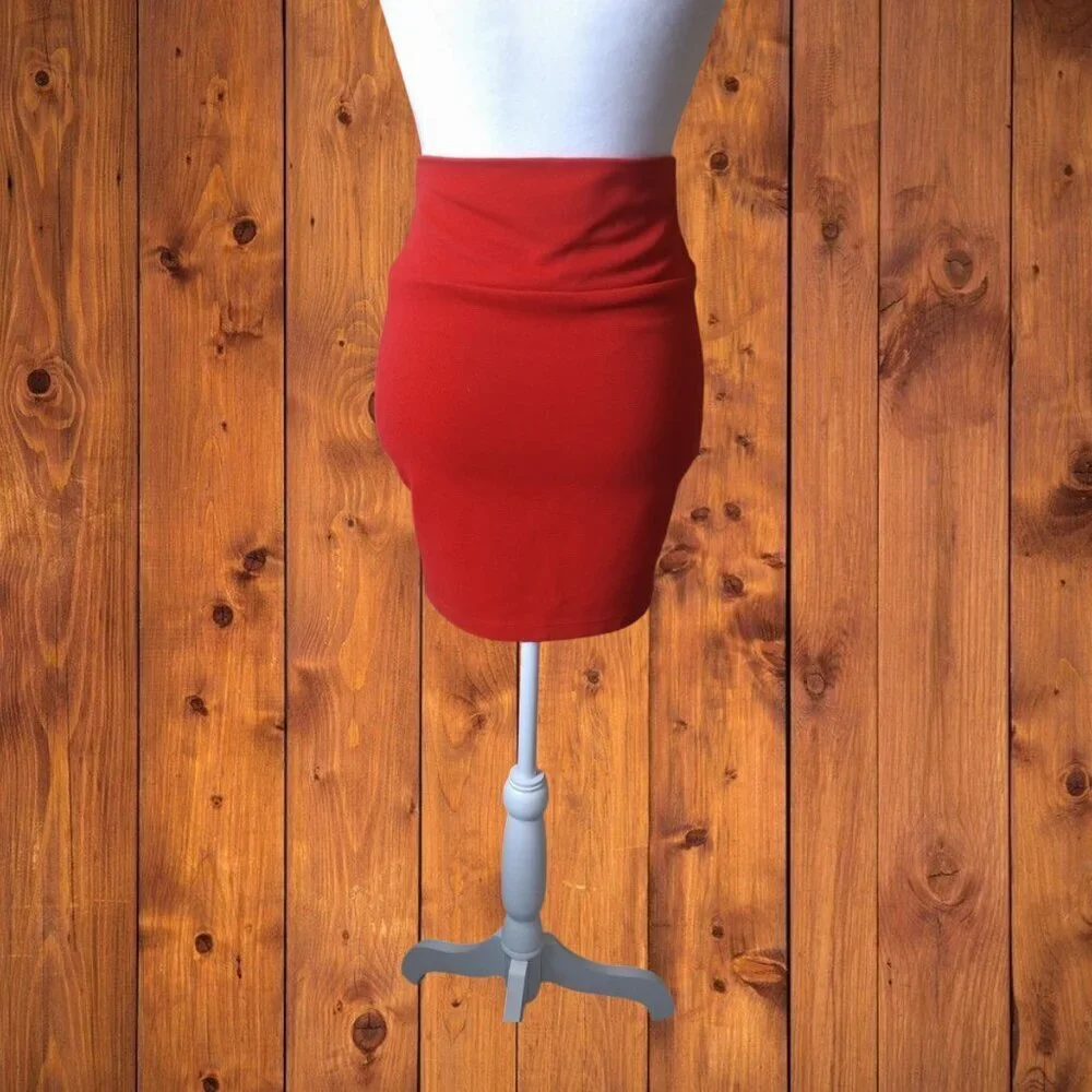 FOREVER 21 JUNIORS SMALL RED STRETCH SHORT PENCIL SKIRT SHEATH COLORFUL
